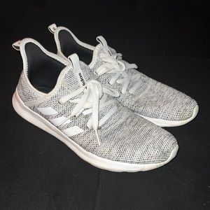 Adidas cloud Size 7.5